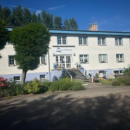 לינה וארוחת בוקר Haus Ueberland