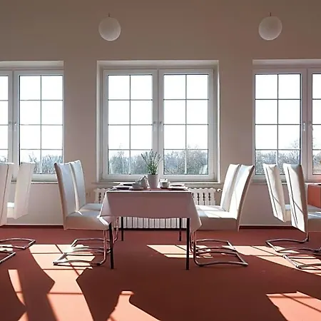 Haus Ueberland Bed & Breakfast 3*