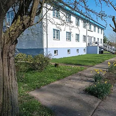 Haus Ueberland Bed & Breakfast 3*